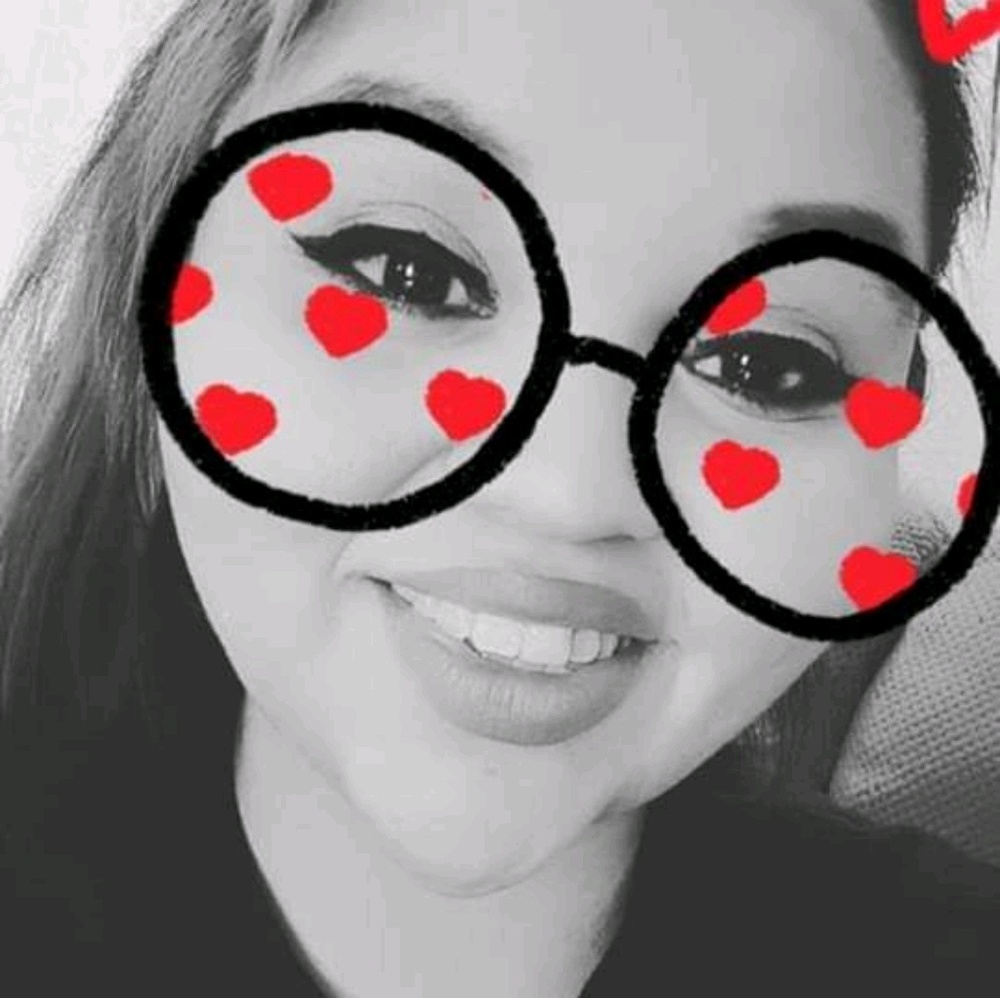 Meet your Posher, Sharmaine